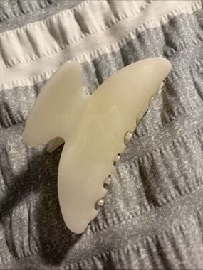 Neutral Cream Claw Clip Hair